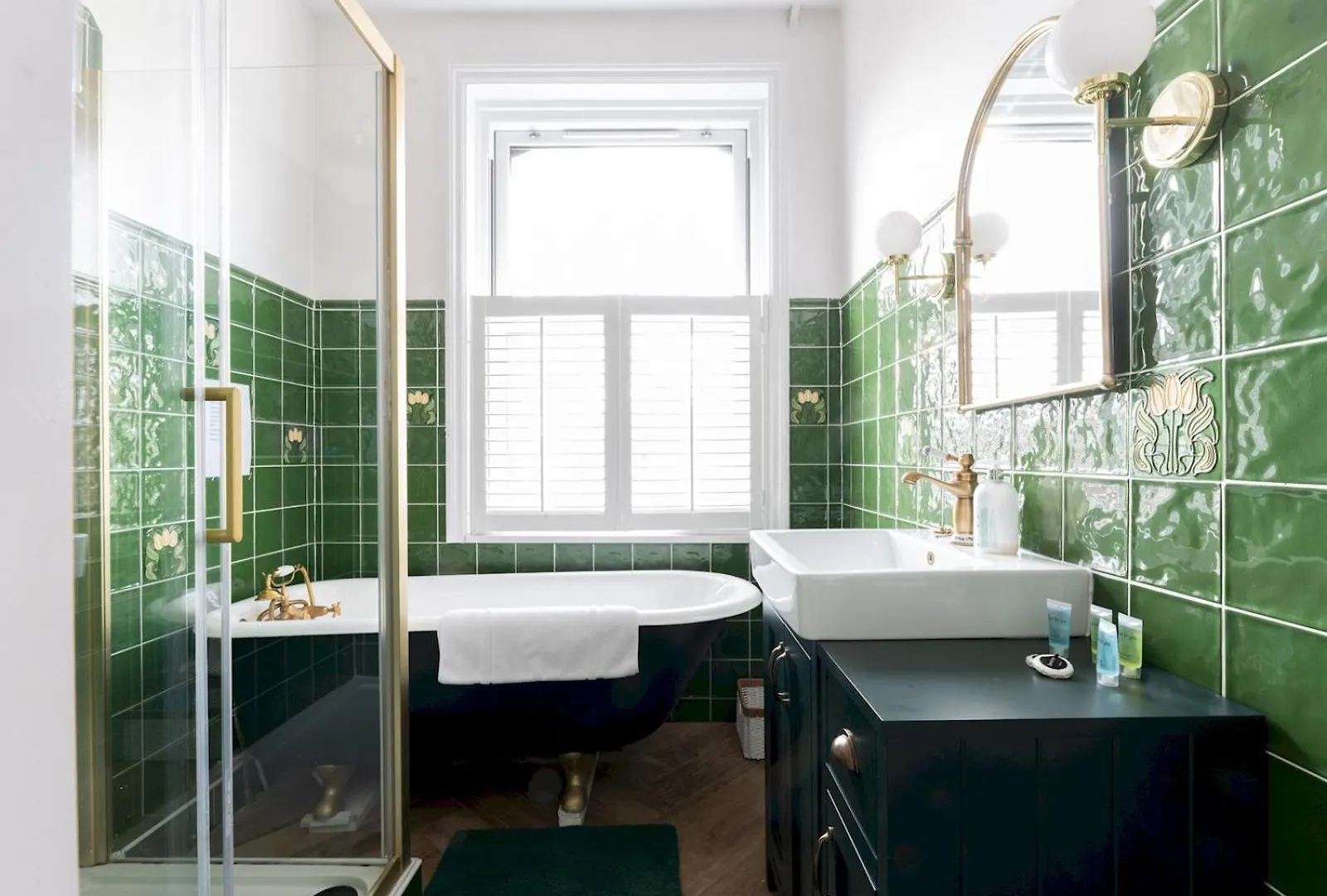 Pass The Keys Elegant 4Br House Parking Garden Library Villa London Holiday home
