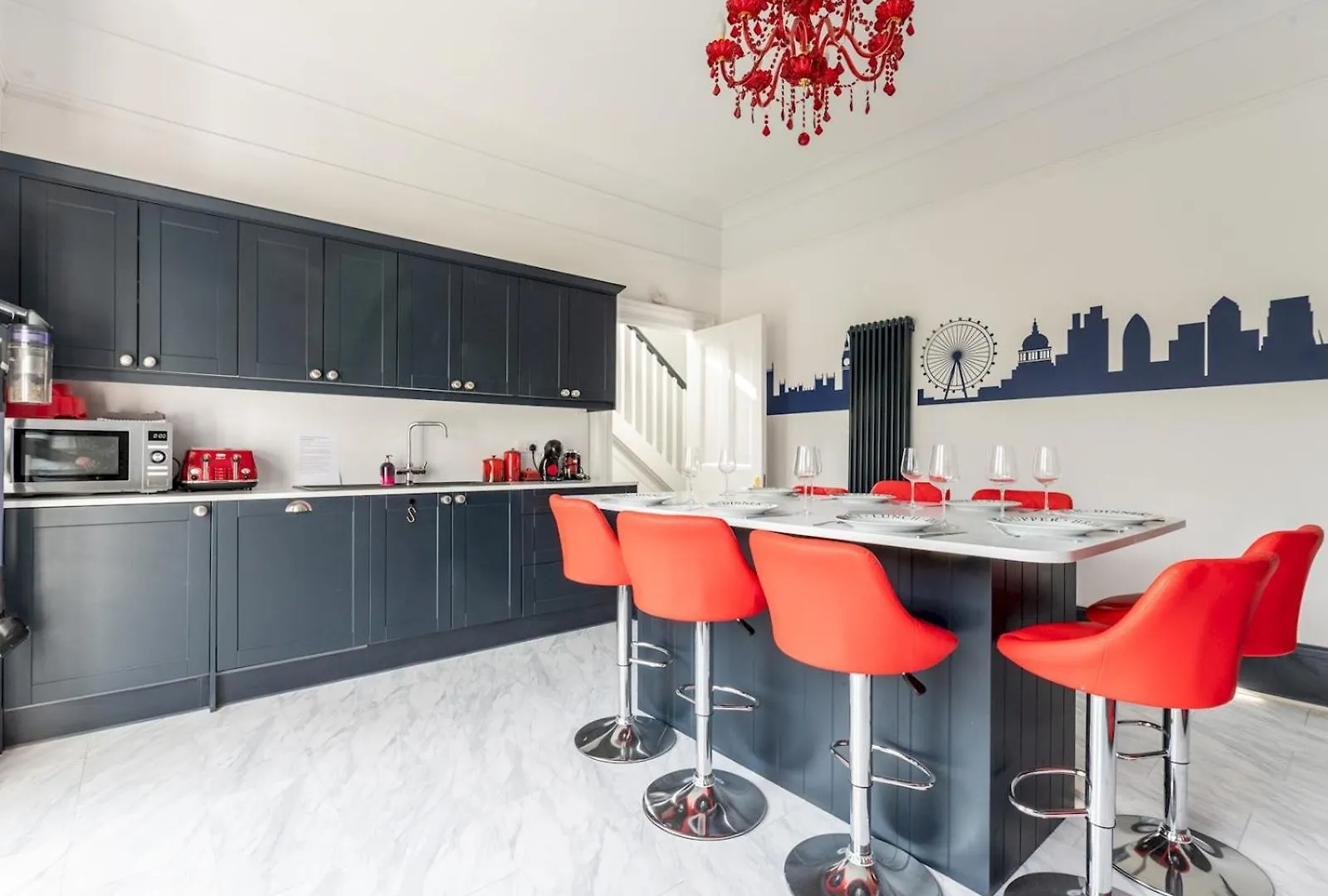 Holiday home Pass The Keys Elegant 4Br House Parking Garden Library Villa London