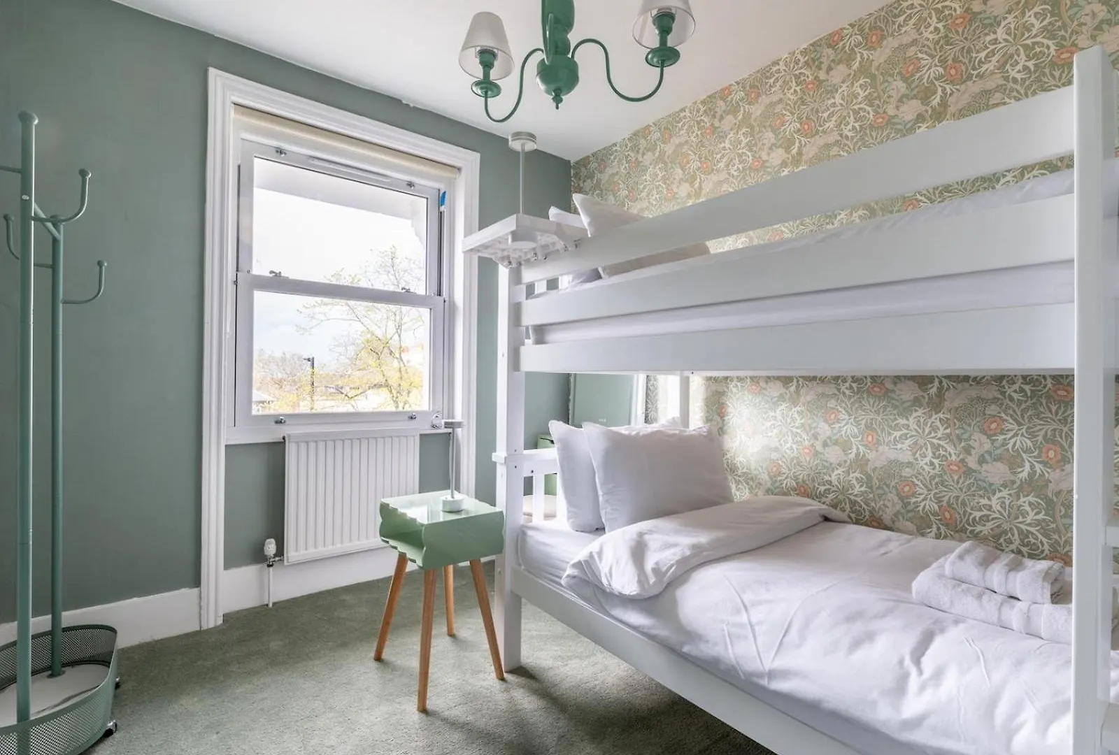 Pass The Keys Elegant 4Br House Parking Garden Library Villa London United Kingdom